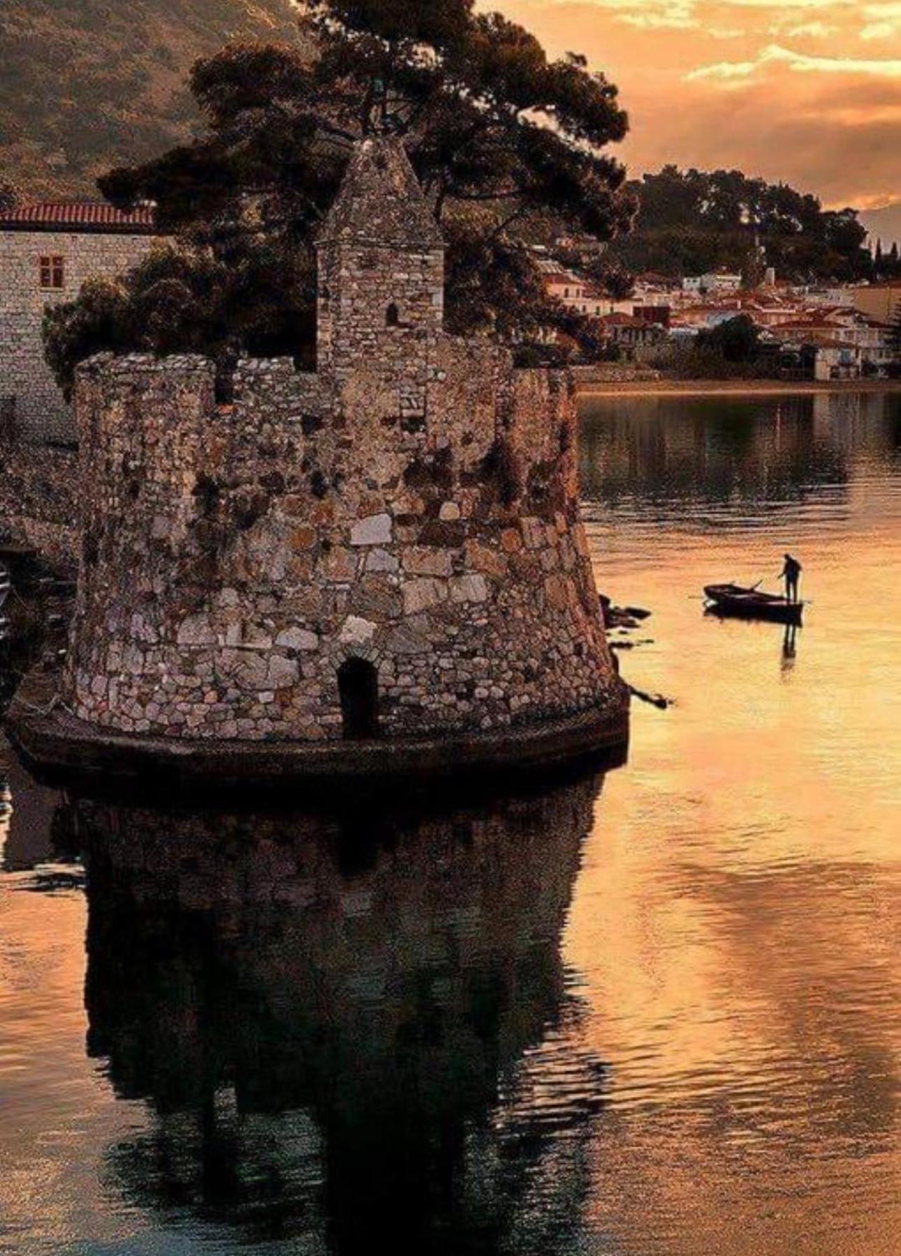 Nafpaktos-Luxury Suite Exterior photo